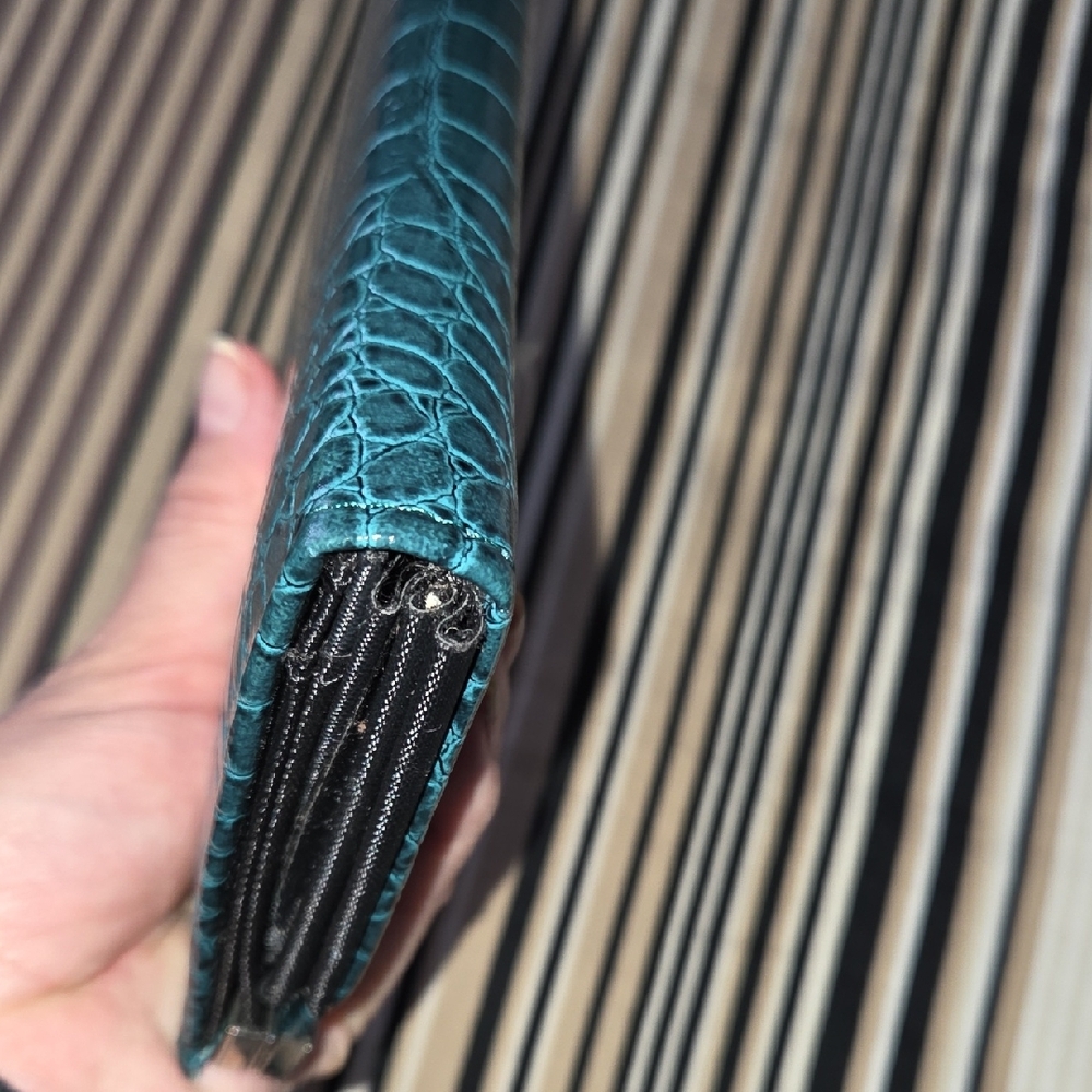 Maurices Teal Crocodile-Pattern Clutch - Picture 7 of 8